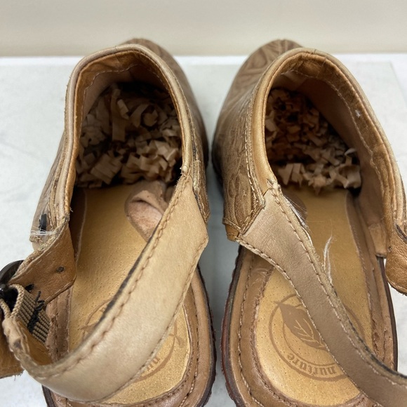 NURTURE TOOLED LEATHER SOUTHWESTERN CLOGS - Picture 9 of 16